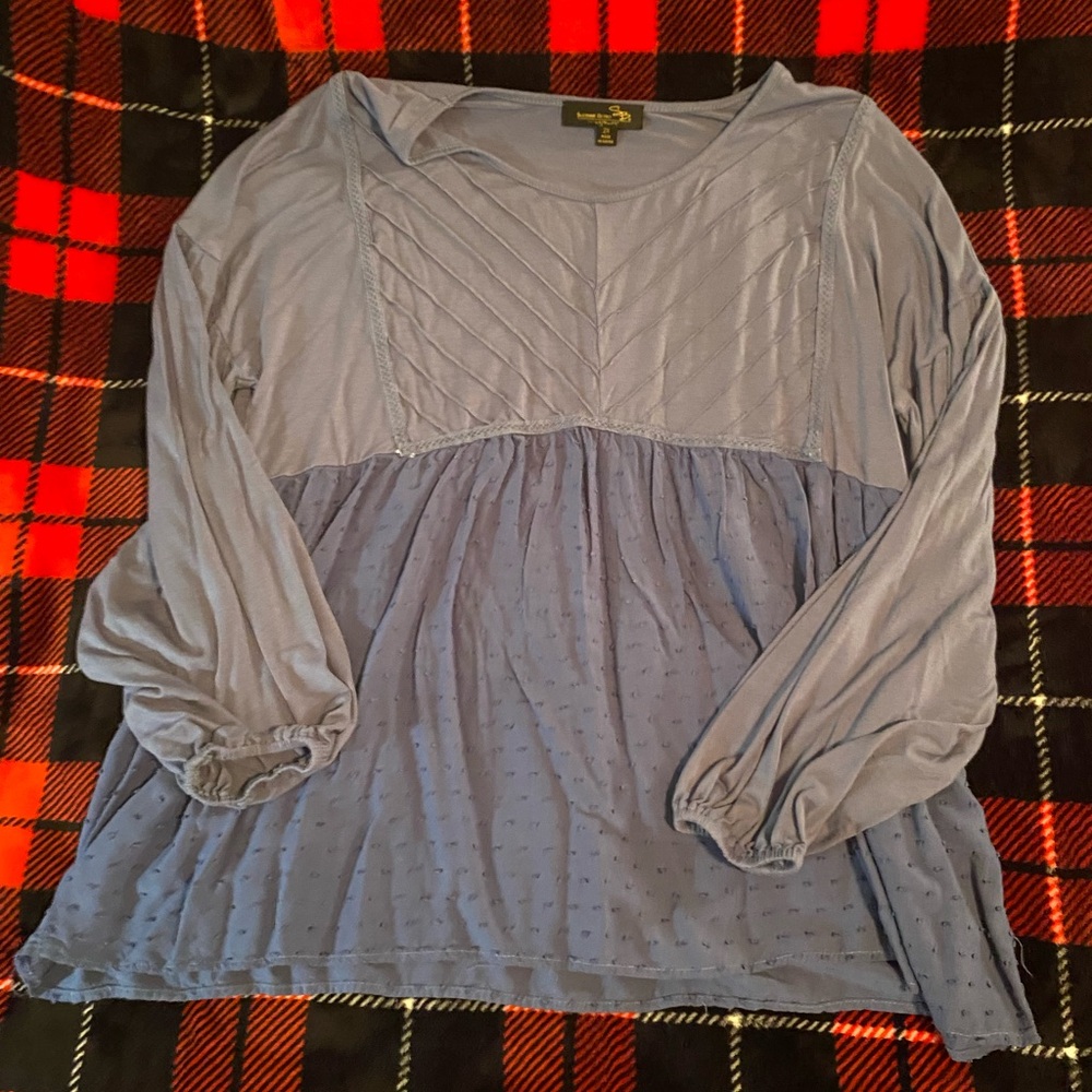 Suzanne Betro Gray Long Sleeve Smocked Blouse